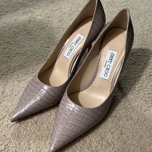 Never Worn Jimmy Choo Pump size 38.5